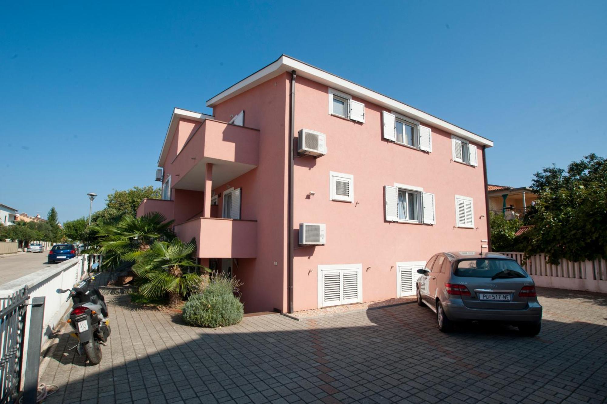 Apartments Maric With Parking Umago Exterior foto